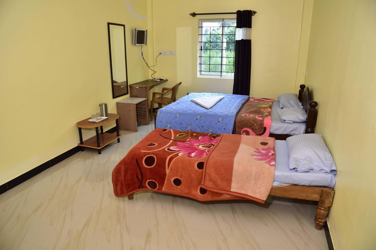 J R Mist Valley Inn Ooty Exterior photo